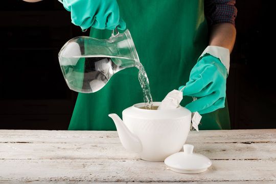 Мастер-класс: как сделать домашний очиститель для стекол из черного чая