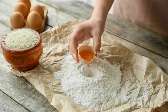 Выпечка и десерты из рисовой муки: 7 простых рецептов на каждый день