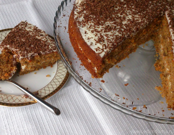 Морковный пирог с орехами корицей и изюмом