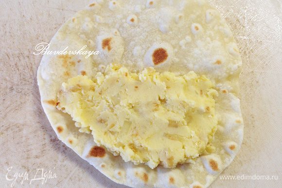 Чебуреки с сыром и сырой картошкой — рецепт с фото пошагово