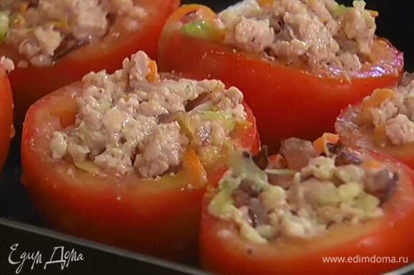 Фаршированные помидоры с куриным фаршем и сыром