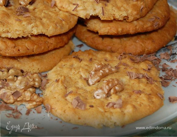 Овсяное печенье с орехами, изюмом и бананом