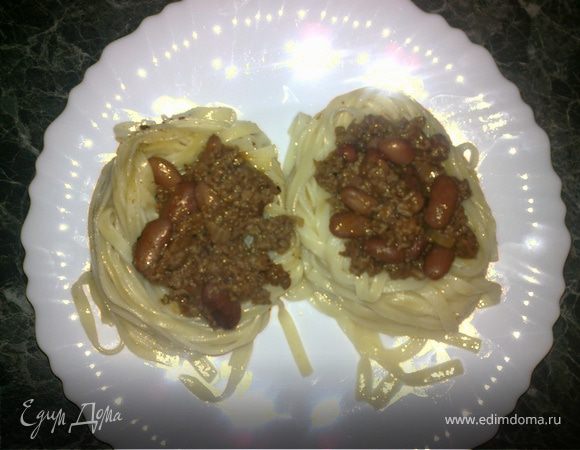 Noodle nests with minced meat