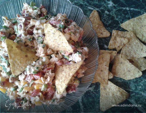 Начос под сырным соусом - Лайфхакер