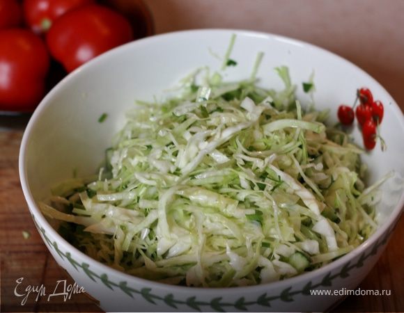 Салаты из свежей капусты - 97 рецептов с фото