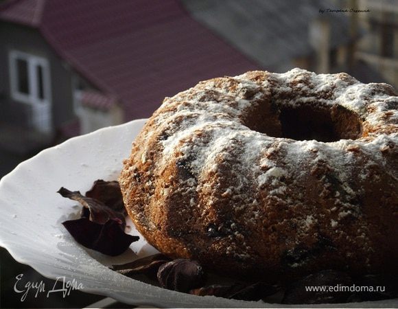 Шоколадный кекс с вишней в духовке