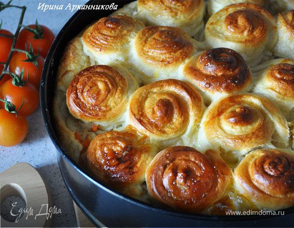 Пирог с квашеной капустой, луком, грибами и яйцом