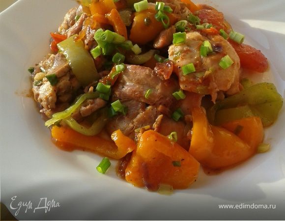 Стир-фрай из курицы с перцем и ананасом