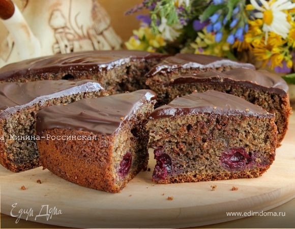 Шоколадный пирог с вишней в мультиварке – кулинарный рецепт