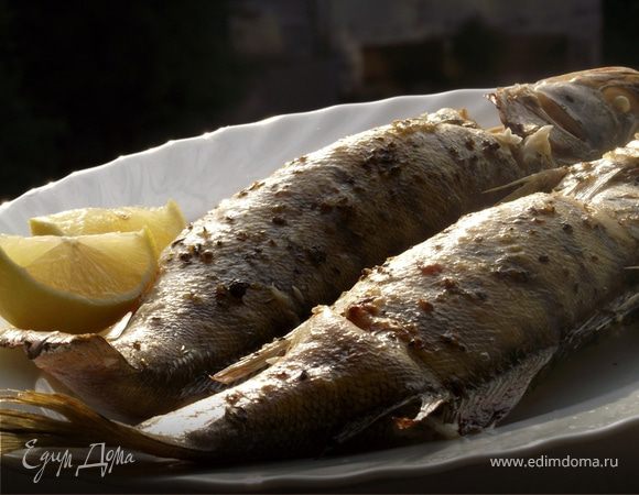 Судак запечёный с базиликом,розмарином и лимоном.