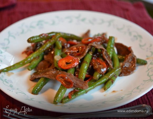 Рагу из свинины со стручковой фасолью и грибами