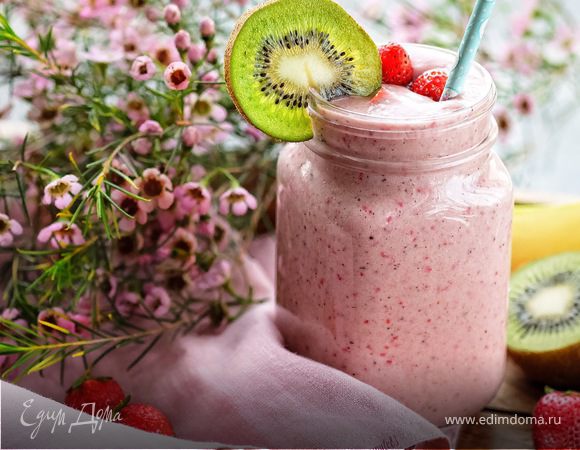 Смузи с клубникой, бананом и молоком: рецепт с видео и фото пошагово | Меню недели