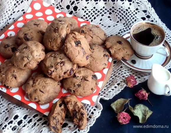 Овсяное печенье с изюмом и шоколадом