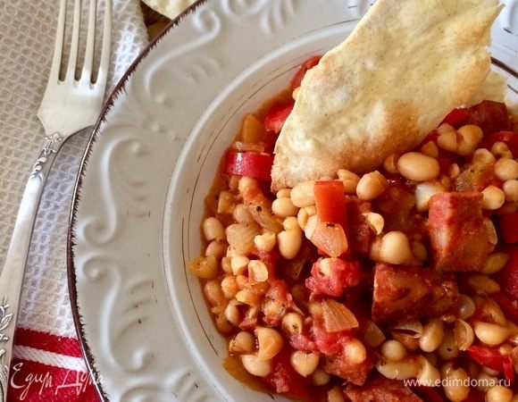 Фасоль с овощами и колбасками чоризо (постящим без колбасы) : Вторые блюда