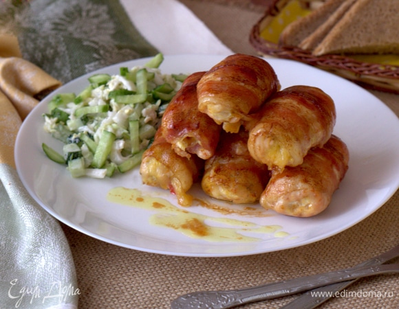 Куриные рулетики в беконе с грибами и сыром