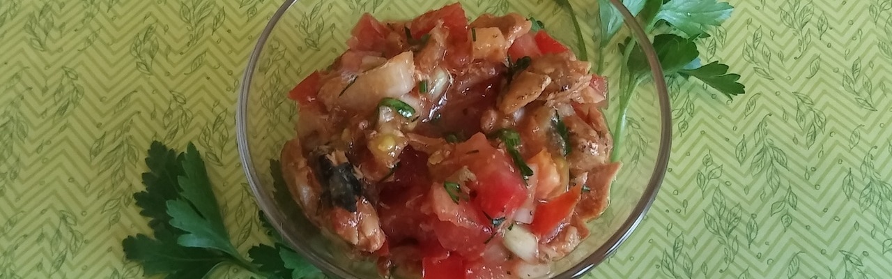 Салат с килькой в томате