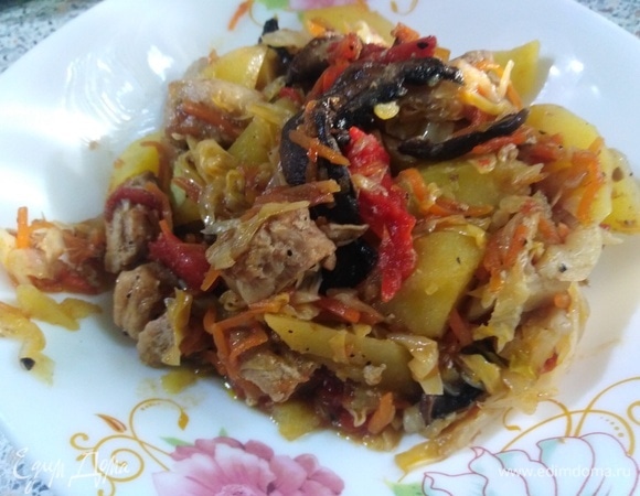 Рагу с капустой, картошкой и мясом