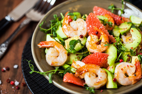 Красивый морской салат из морепродуктов на Новый Год простой рецепт с фото пошагово